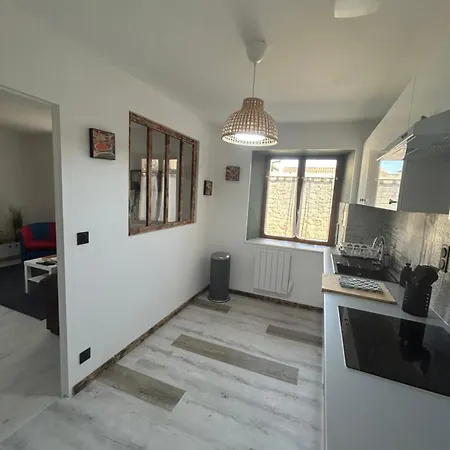 Maison 4 Personnes, Tv Connectee Joinville